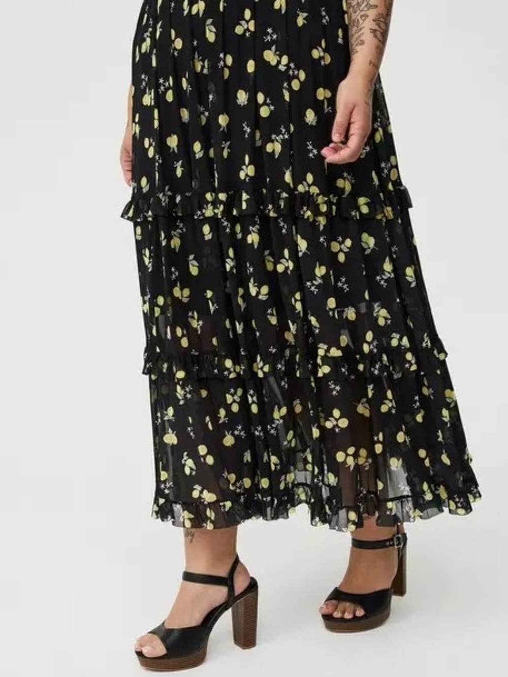 🍋Nwot Torrid 0x Mesh V-Neck Tiered Maxi Dress~Lotta lemons black - Women's🍋 - Picture 6 of 10